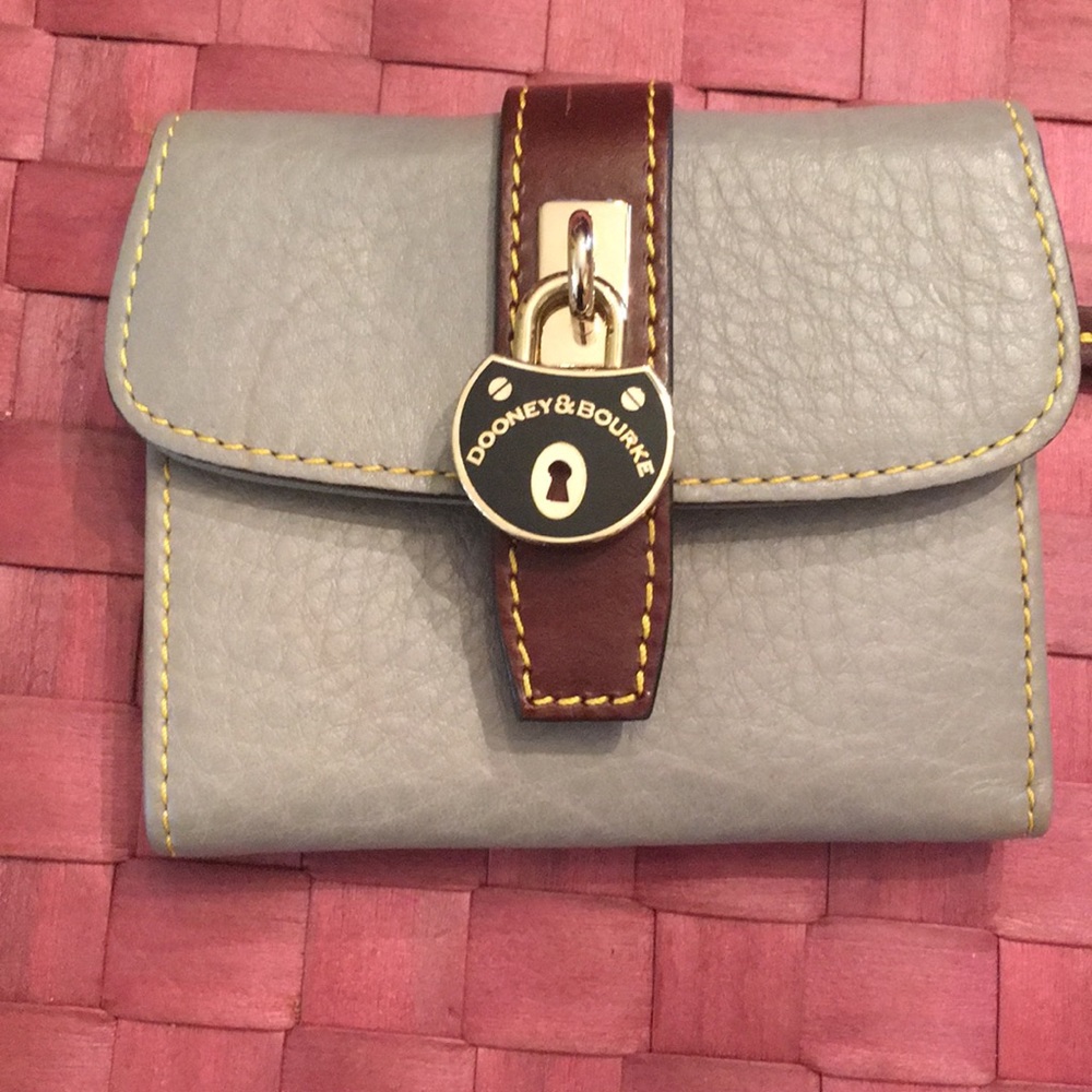 Dooney & Bourke wallet